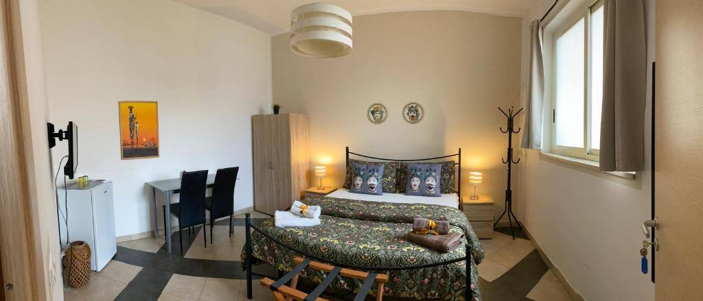 Twin Room with Private External Bathroom at b & b Jasmine, Santa Teresa di Riva